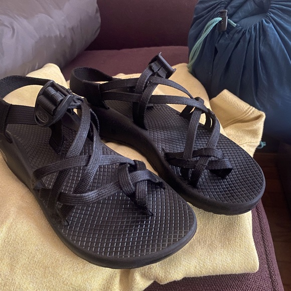 Chaco Women’s Z/Cloud X Sandals Size 7 - Black, strappy, toe loop - Picture 3 of 4